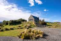 蒂卡波湖畔:好牧羊人教堂四季風光之旅