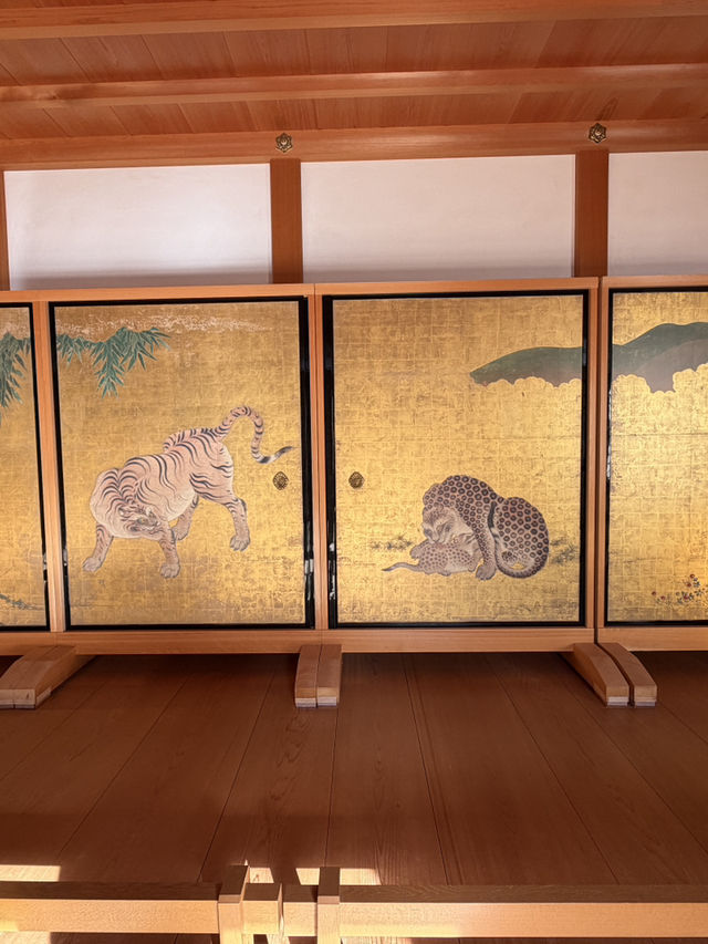 冬日暖陽照亮金鯱:名古屋城聖誕一日遊的奇蹟與浪漫 冬日暖陽照亮金鯱:名古屋城聖誕一日遊的奇蹟與浪漫