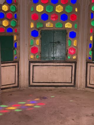 Palace of Winds (Hawa Mahal).