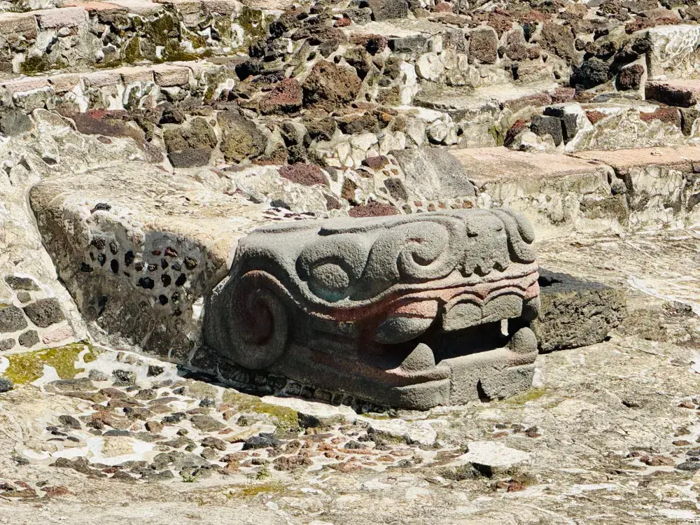 メキシコシティ・テンプロ・マヨール攻略ガイド｜アステカの遺跡を巡る宝探しルート