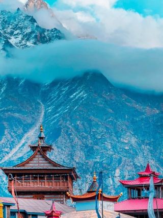 🏔️ Himachal, IndiaLuxury Himachal: Mountain Palaces and Pine Forest Retreats 🇮🇳