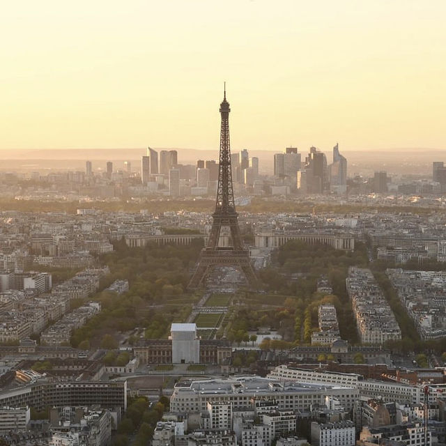 Eiffel Elegance: Sunset Soirées at Paris