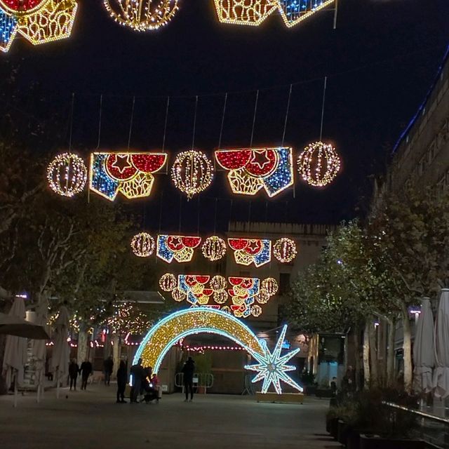 Barcelona的Mataró 2023年圣诞夜景