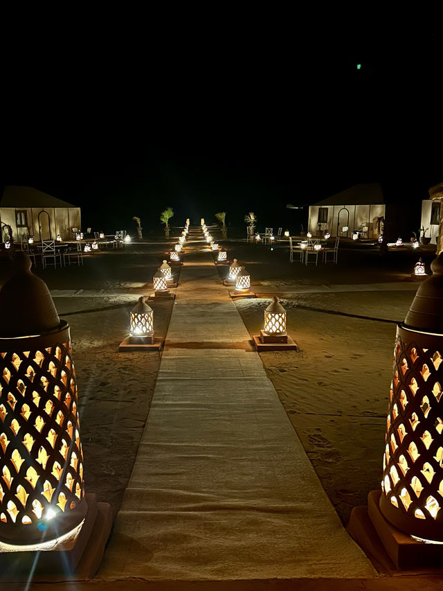 Luxury camp surrounded by the sands of the Sahara desert 🏜️ 