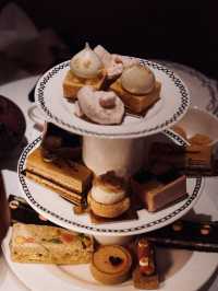 London | Special afternoon tea with pink colour in Mayfair