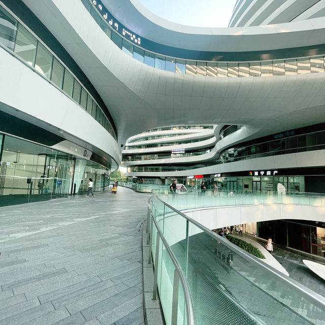 FUTURISTIC SHOPPING HAVEN