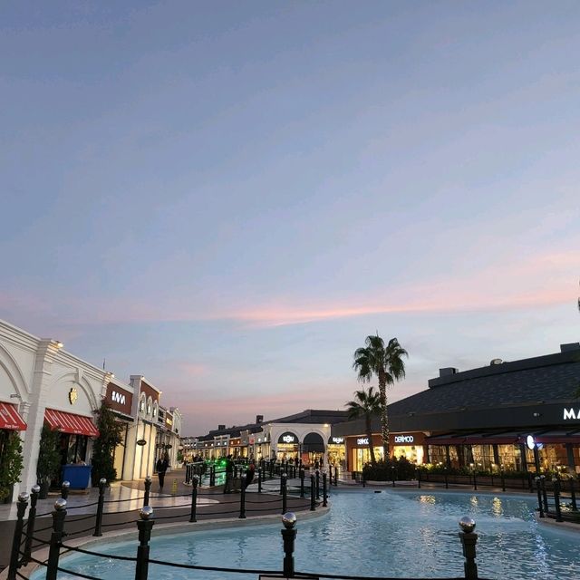you must visit Viaport Marina outlet mall 🥰🥰🛥⚓️ in Istanbul Turkey 🇹🇷🇹🇷