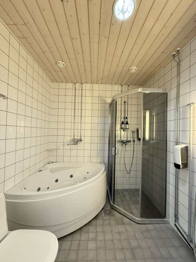 Hotelli Pikku-Syöte: Scenic Getaway with Skiing, a Private Jacuzzi & Cozy Comfort