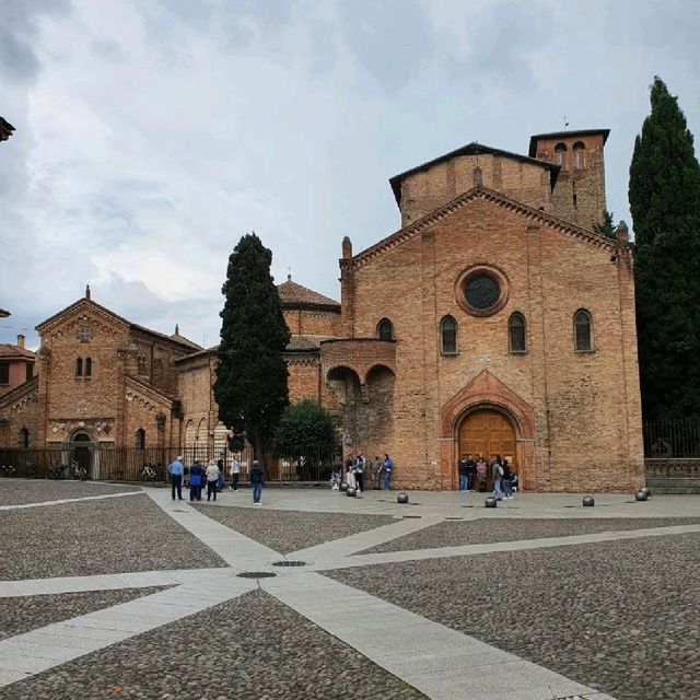 Bologna: A Tasty Journey Through Arches, Towers, and Tradition