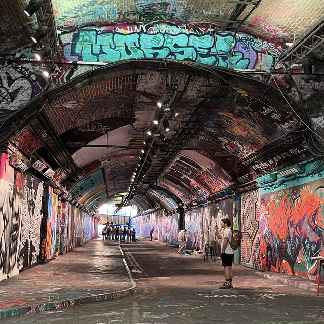 London🇬🇧Vibrant Vibes and Urban Art: Exploring Waterloo’s Graffiti Tunnel🎨 