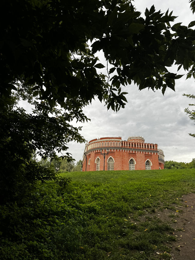  The Russian Versailles: A Walk Through Tsaritsyno  