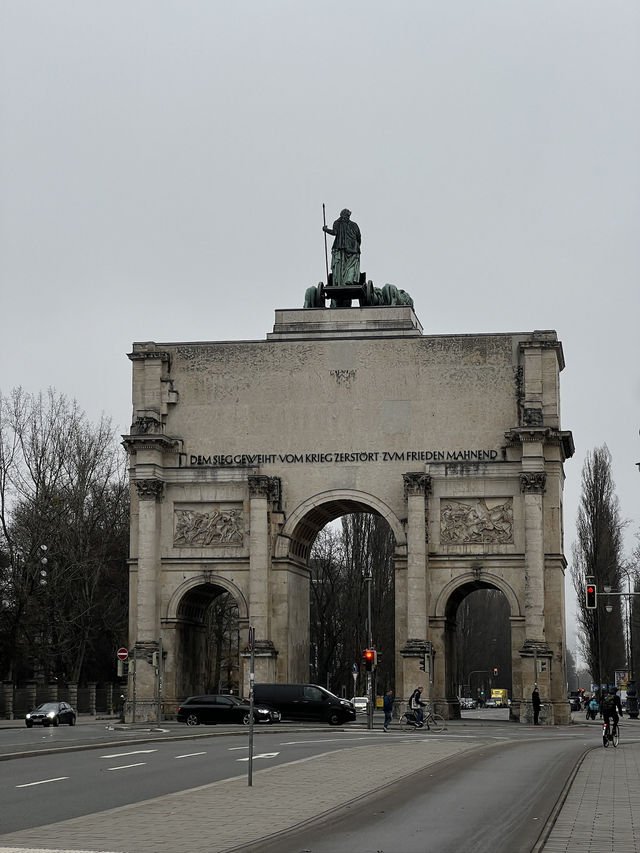 München: Where History Meets Gemütlichkeit 🇩🇪✨