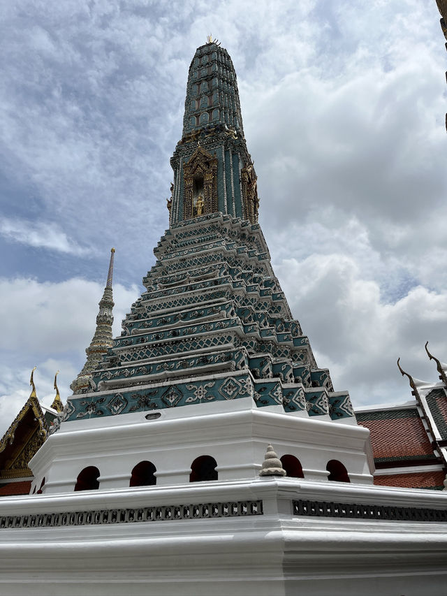 Wat Phra Kaew – The Temple of the Emerald Buddha (Bangkok, Thailand) 