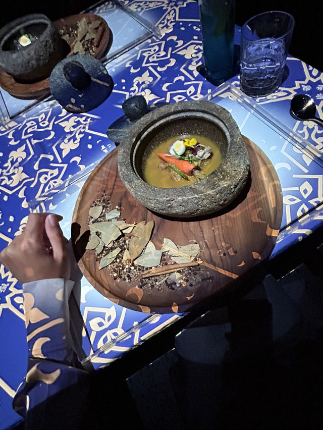 Where Food Becomes a Show on Your Plate in Bali🤩 Where Food Becomes a Show on Your Plate in Bali🤩
