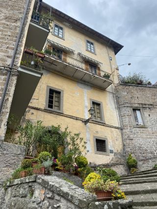 Perugia: Umbria’s Charming Hilltop Capital of Chocolate & Views ✨🍫