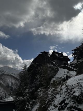 A breathtaking view awaits at the top of 1,015 steps! A soul-cleansing stroll through the sky at Yamagata's "Yamadera" Temple.