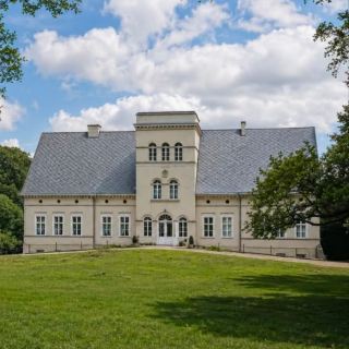 The Reborn Gem: Smęcino Palace’s Grand Revival in Poland 🏰✨