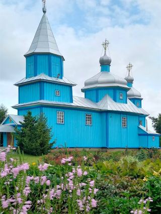 St. George’s Church in Siyantsi: Ukraine’s Hidden Wooden Gem 💙⛪️