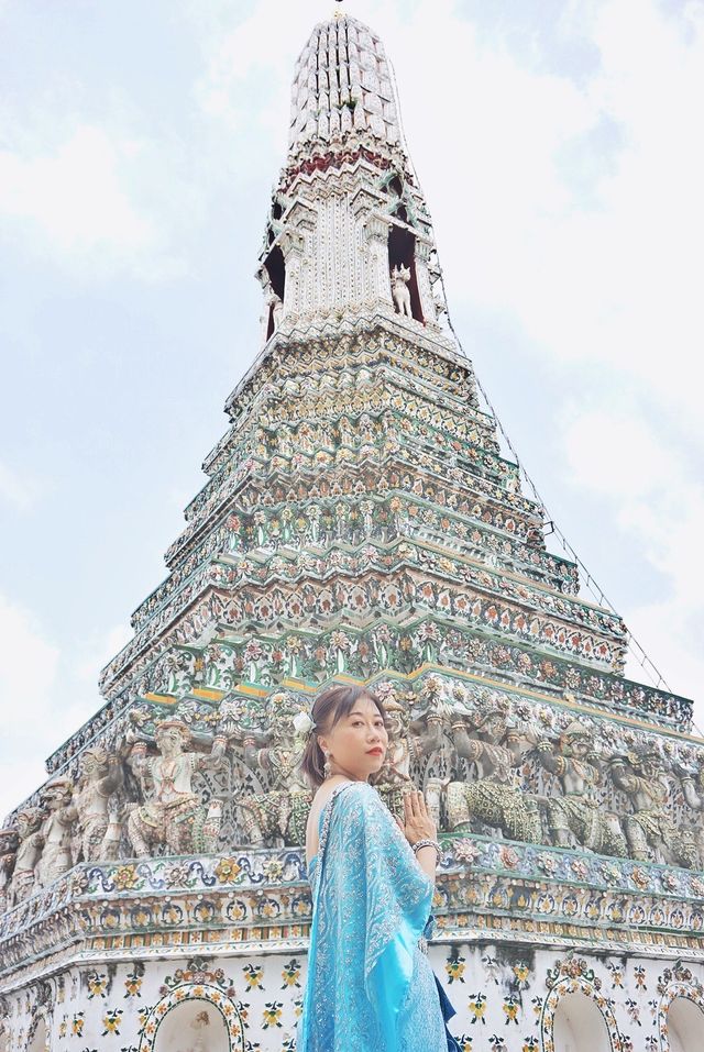 【Travel around the 🌍 world】Bangkok, Thailand 🇹🇭. Photoshoot in Thai costume at the Arun Temple