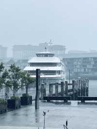What is it like to visit Tung Lung Island on a rainy day?