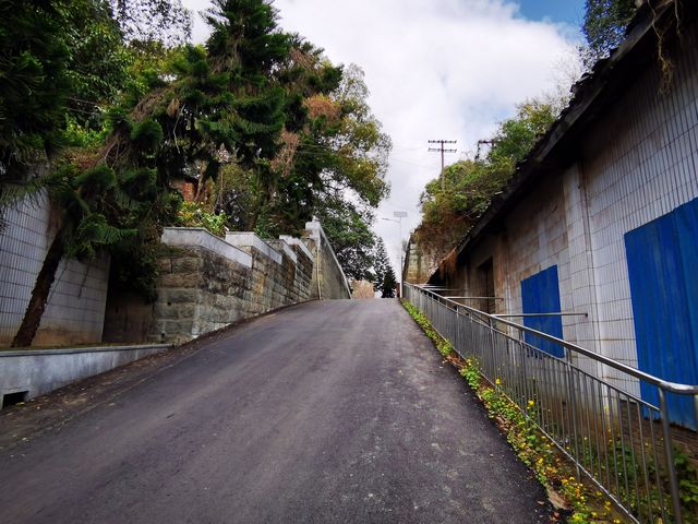 漫步雨後天晴的貢井三台村