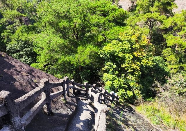 武夷山打卡 ｜ 虎嘯岩