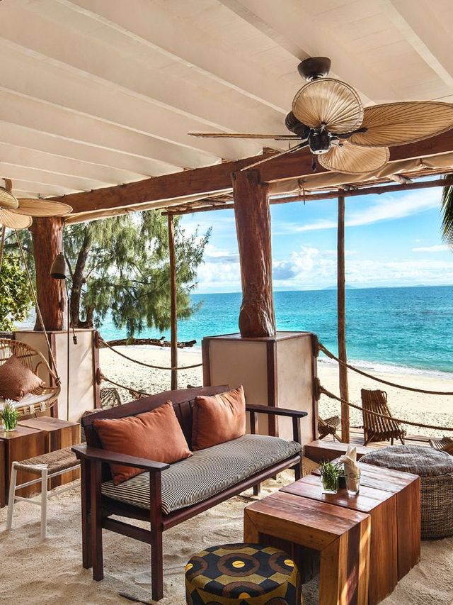 🌴✨ Madagascar Marvels: Tsarabanjina's Top Stays! 🏝️🛌