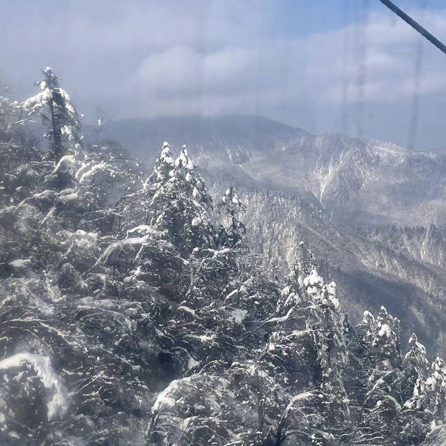 兩天一晚，花水灣+西嶺雪山攻略。❄️天氣漸涼，大約在冬季，成都人民又該泡溫泉了，白雪暖冬，泡湯賞雪。