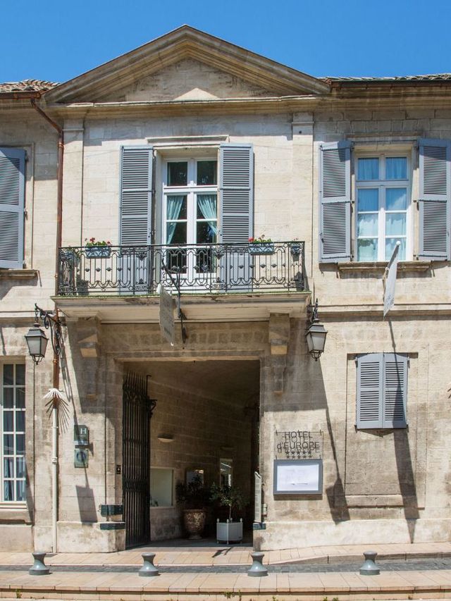 Avignon's Historic Charm Meets Modern Comfort 🏰✨