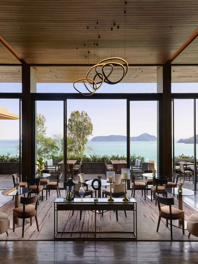 🌴 Phuket's Luxe Hideaway: V Villas Mgallery 🏖️