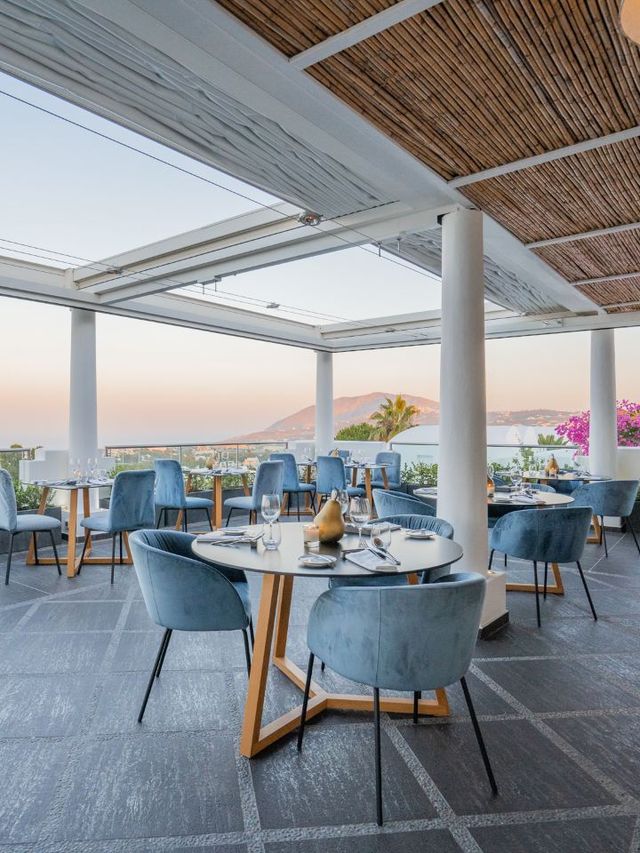 🌟 Santorini's Luxe Hideaway: Aressana Spa Hotel 🌟