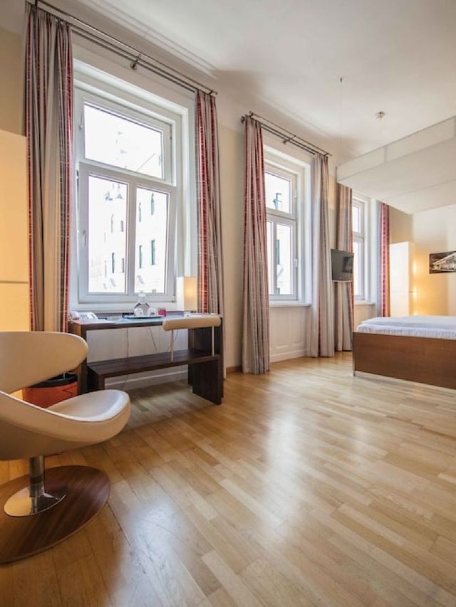 🍇 Vienna Vino Vibes: Hotel Rathaus Highlights 🏨