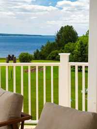 🌟 Maine's Hidden Gem: Captain Nickels Inn Unveiled! 🛏️🌲