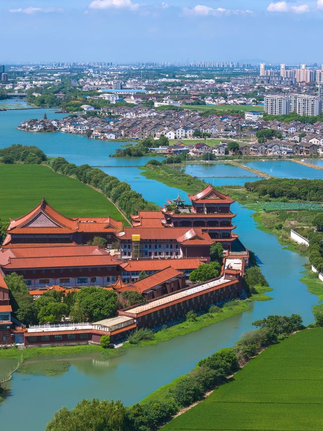 不是北京故宮！就在蘇州陽澄湖畔……。