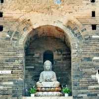 香積寺  不知香積寺，數里入雲峰。