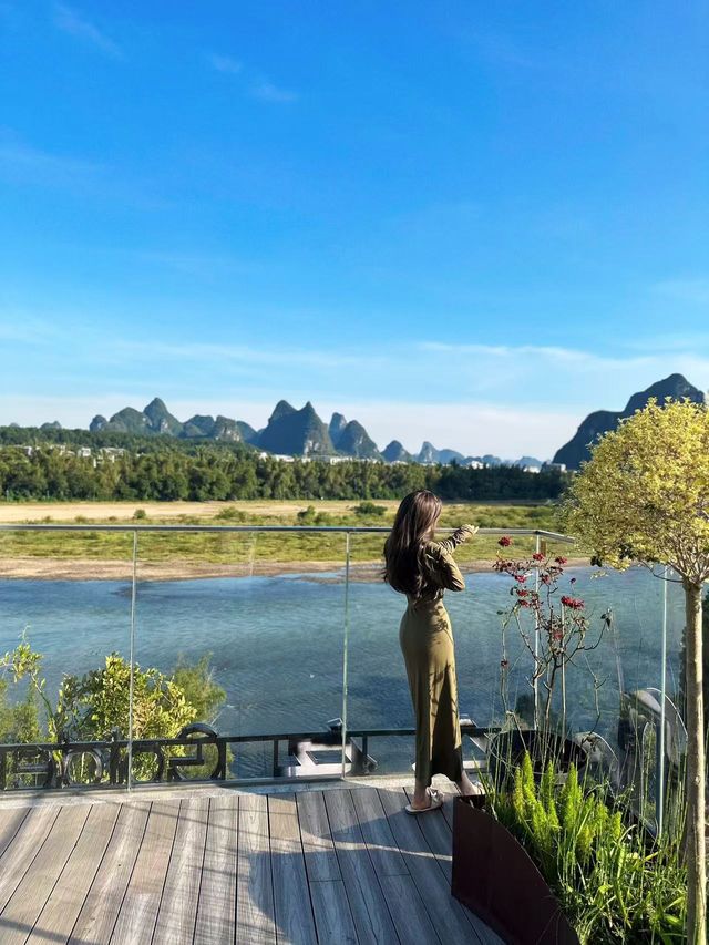 陽朔旅遊，灕江邊西街旁！這家酒店值爆了！！。