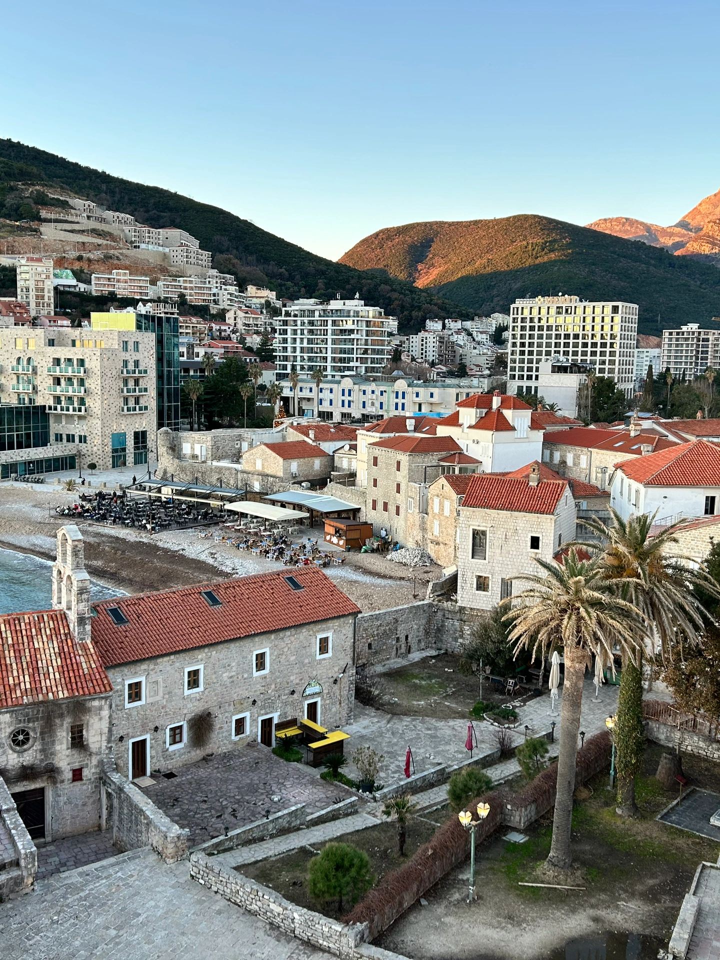 Tour du lịch Serbia và các nước khác | Hướng dẫn viên du lịch 12 ngày