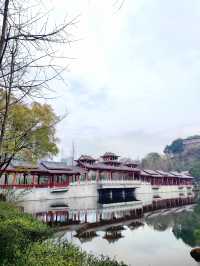 春日漫步：彩雲湖公園
