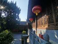 江中的寺廟