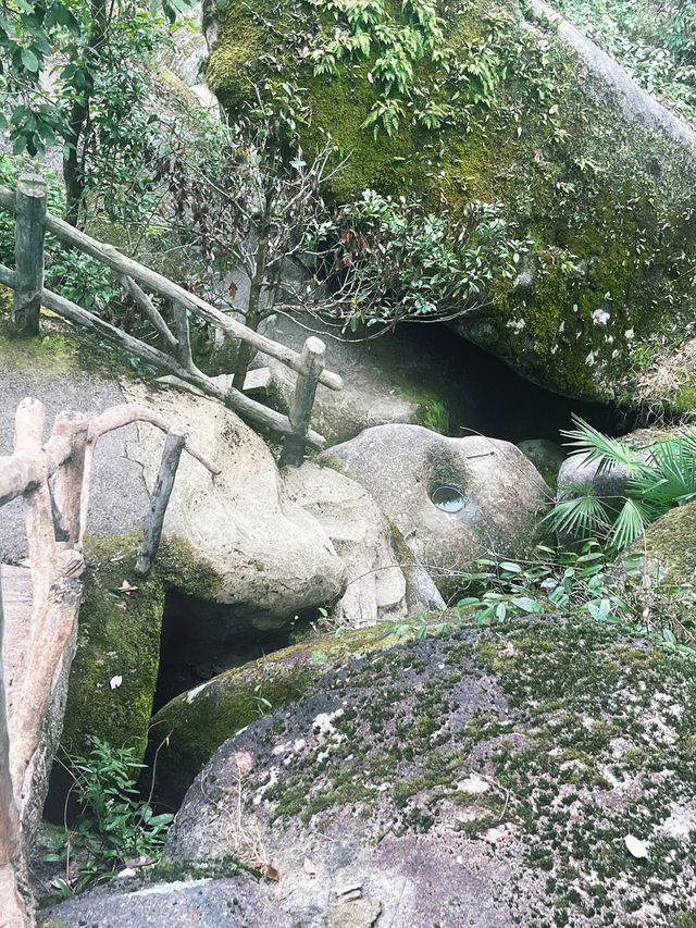 浙江秘境探洞天花板！浮蓋山天然迷宮，超刺激