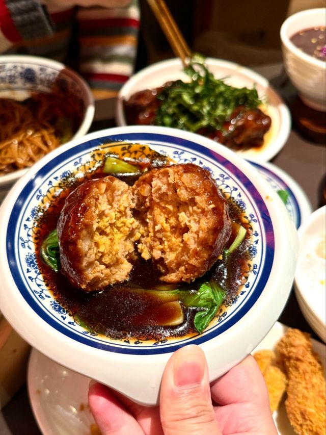 蕪湖八佰伴還是厲害的…皖南首店 ！ ！ ！