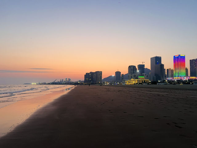 Lucky Sunset and sunrise at Shilaoren Beach 