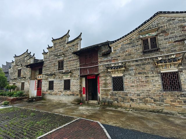 湖南資興辰崗嶺之石頭丘古村