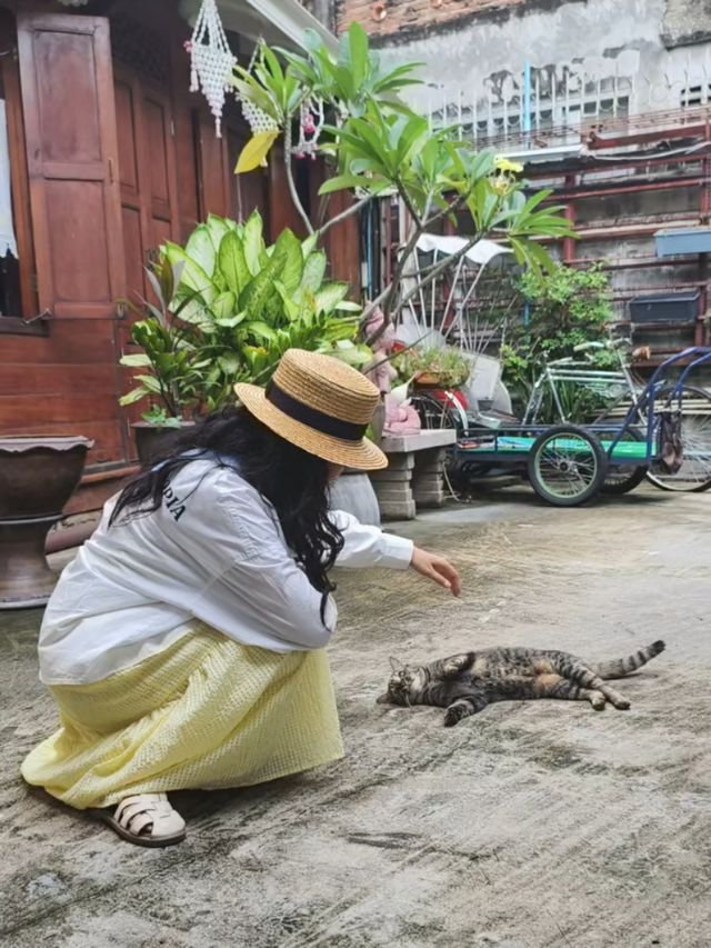 喺曼谷住進河畔古董別墅同家人一齊旅行嘅快樂