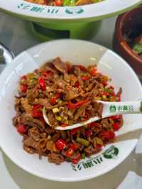 日照首店 | 小湘公·辣椒炒肉，香到想吞埋條脷