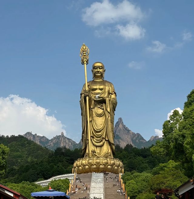 去咗九華山一趟，心裡面嗰啲嘢忽然間就落晒地