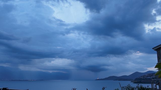 藍調洱海之約｜住進大理風雅頌蒼洱眼