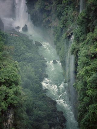 Visiting the "Most Beautiful Crack on Earth": The Tragic Broken Bridge of Maling River Gorge