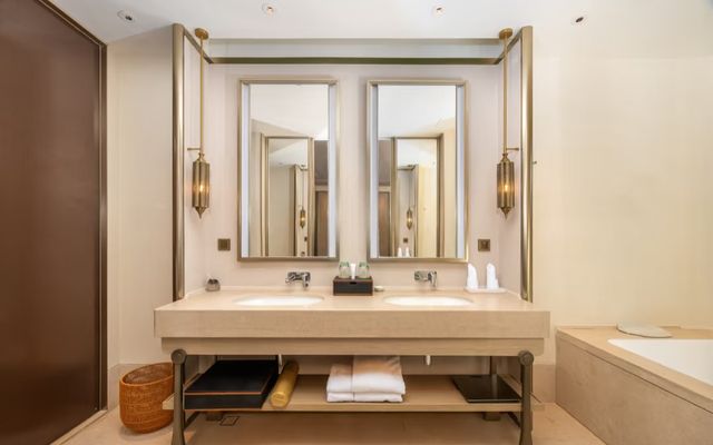 住進沙漠綠洲裡敦煌新開的頂奢酒店也太絕了吧！