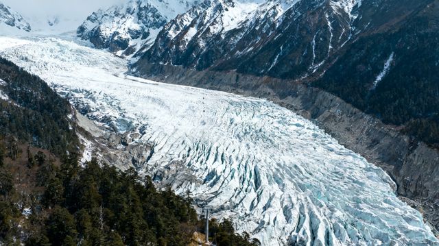 在稻城亞丁的雪域聖境裡，7天解鎖川西的「最後的香格里拉」